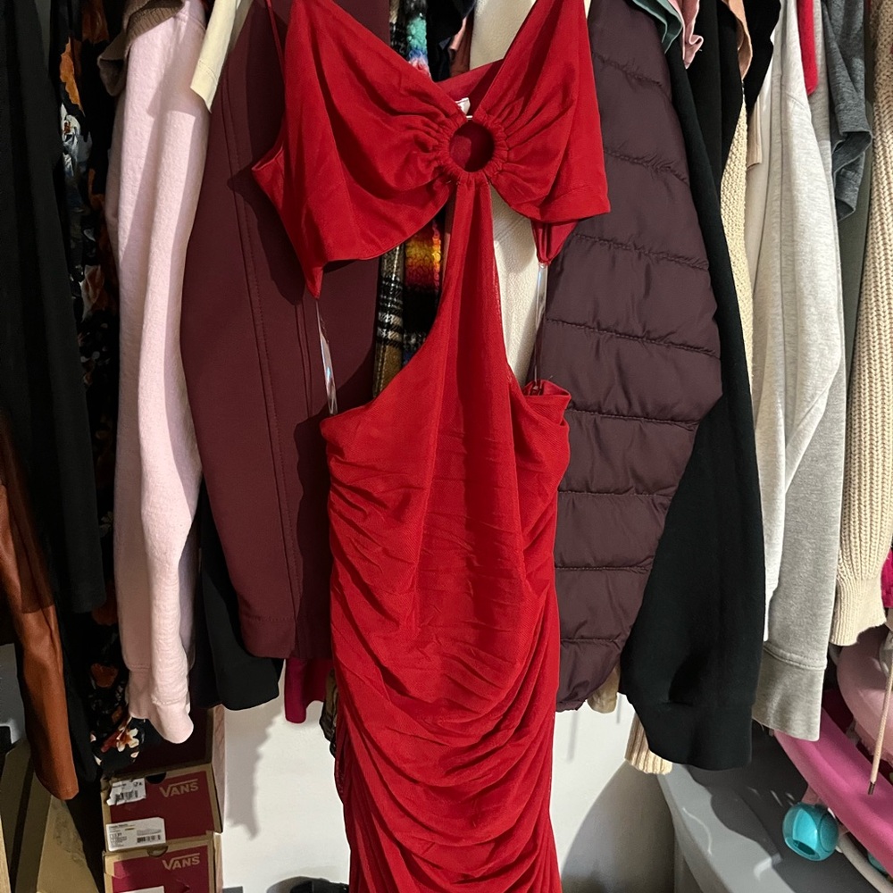 Elegant Red Sleeveless Dress